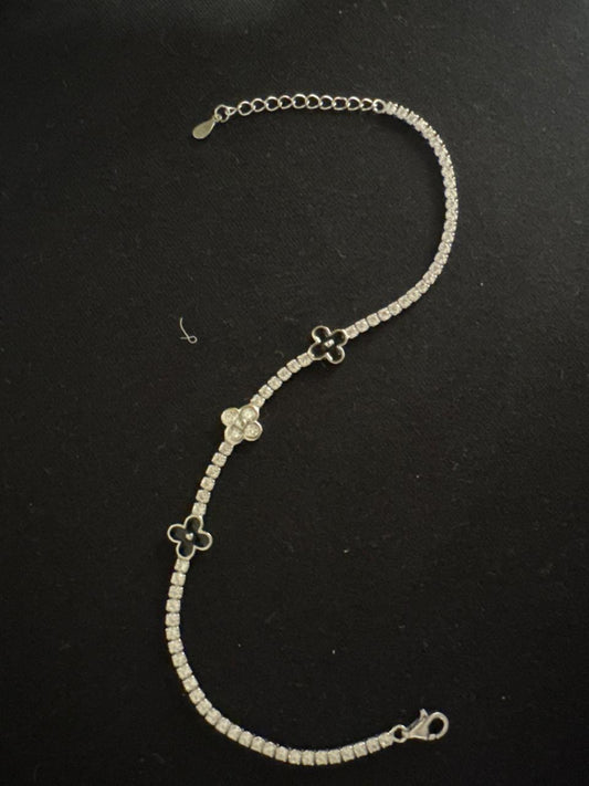 BLACK BLOSSOM TENNIS BRACELET